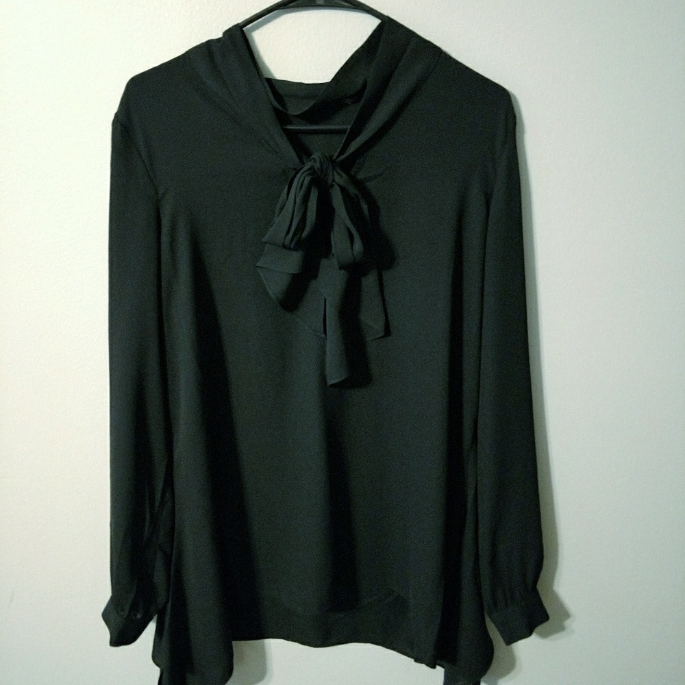Flowy black long-sleeve blouse with bow